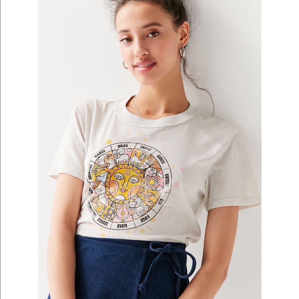Urban outfitters future state retro tee shirt